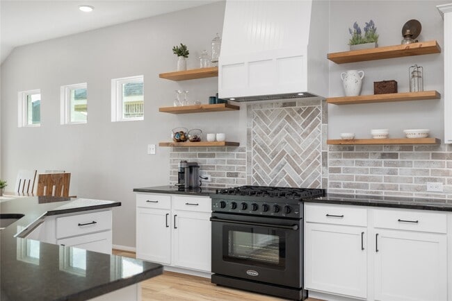 Photo - 1259 Tilia Crk Ln