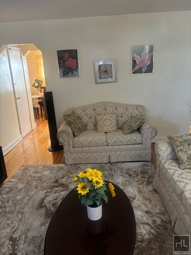 Photo - FRANCIS LEWIS BLVD Unidad 1