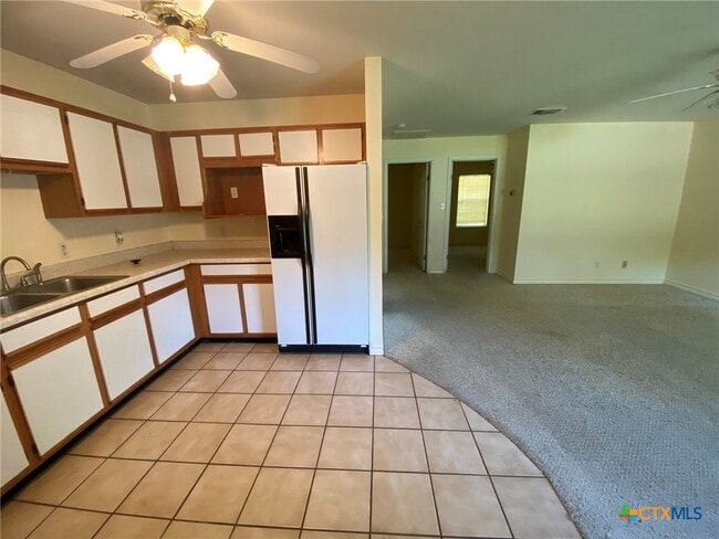 Photo - 570 Beverly Ln