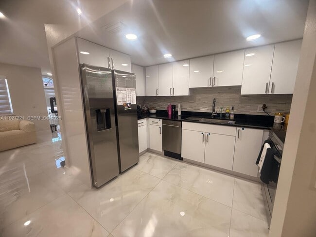 Photo - 6864 NW 166th Terrace Unit 903