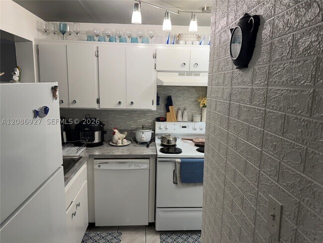 Photo - 400 NW 107th Ave