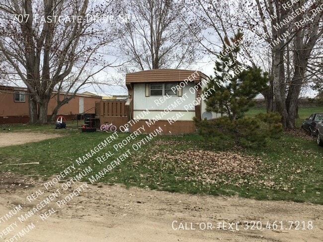 707 Eastgate Dr SE
