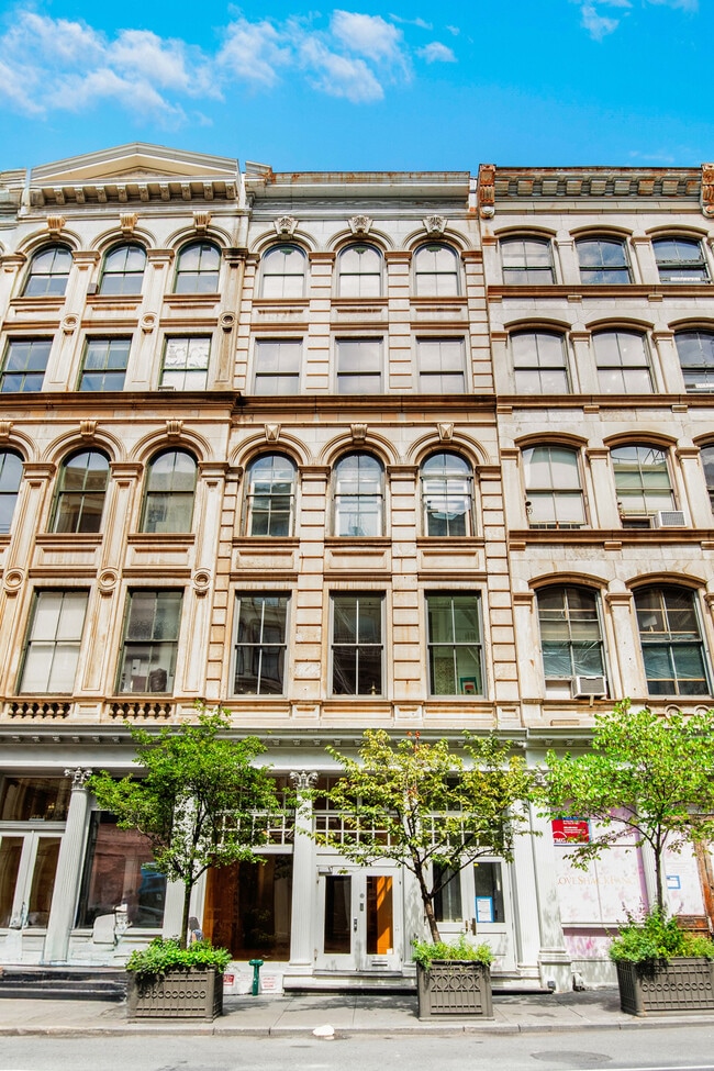 Building Photo - 464 Broome St Rental