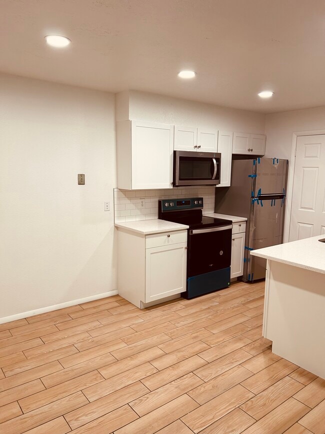 Building Photo - 1216 E Waterside Cv Unit 32 Rental