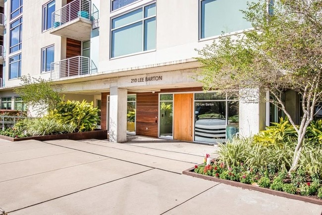 Building Photo - 210 Lee Barton Dr Unit 513