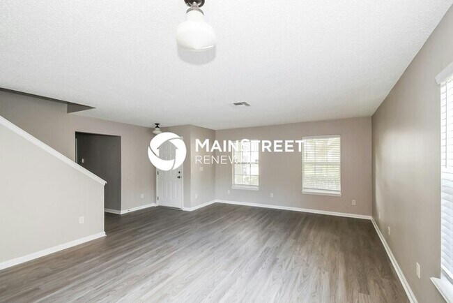 Photo - 4 Bedroom Pet-Friendly Home in Jacksonville, FL with Main Street Renewal