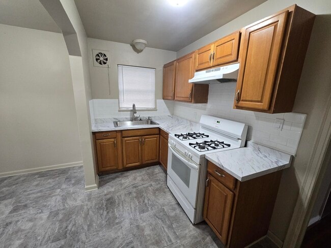 Photo - 6109 Farmbrook St