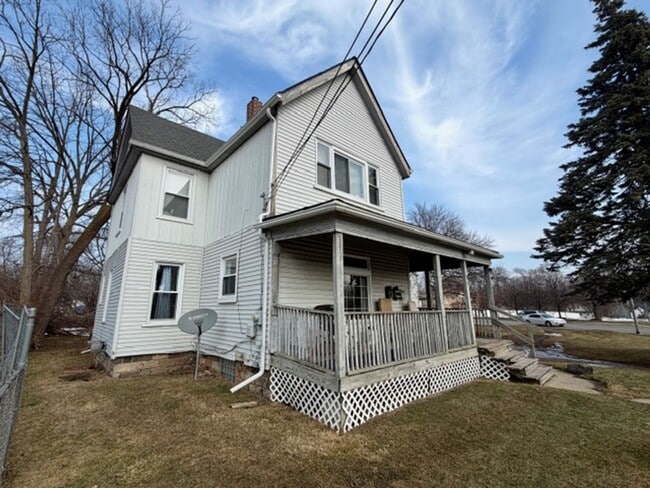 Building Photo - 97 Fairgrove St Unit 3