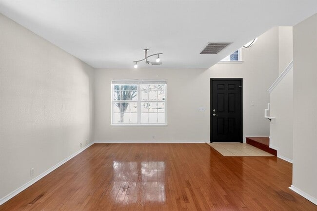 Photo - 1208 Heritage Hill Cove
