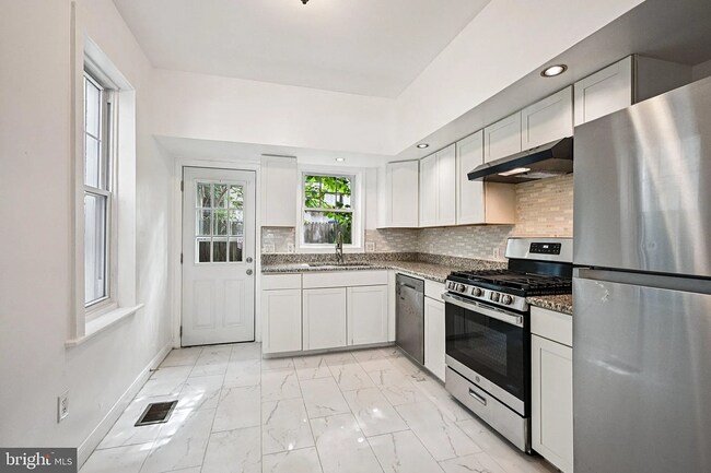 Photo - 1417 S 28th St