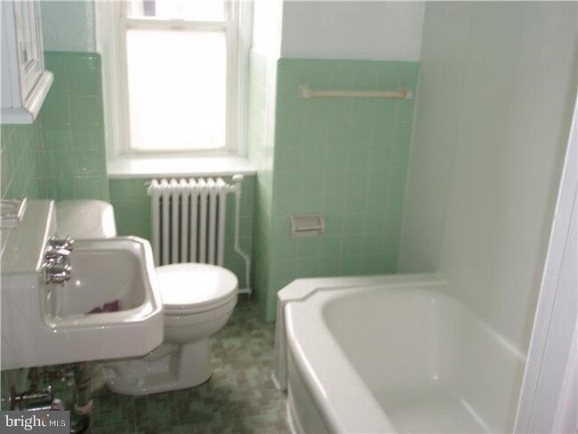 Photo - 608 W 20th St