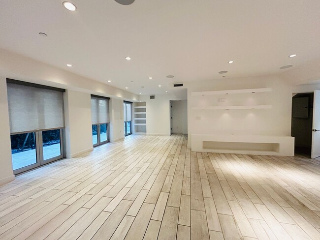 Photo - 947 4th St Unit Three Bedroom