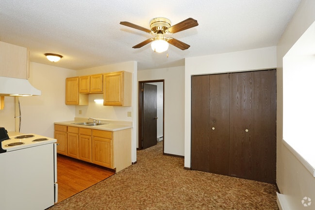 1BR, 1BA - End Apartment - Dining Room