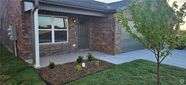 Building Photo - 502 NW 69th Ave Rental