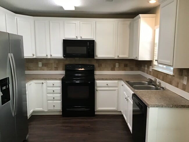 Photo - 634 Coopers Ln N