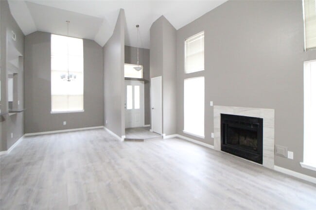 Photo - 12323 Guernsey Dr