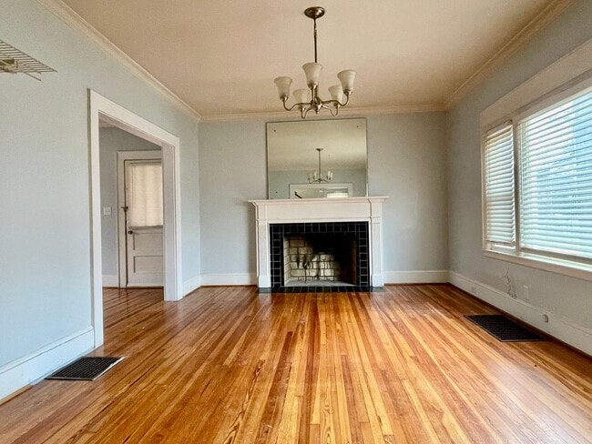 Photo - Welcome to this charming 4-bedroom, 2-bathroom home located in the vibrant city of Charlotte, NC
