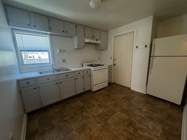 Building Photo - Chatham Unit Lower rear