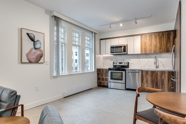 Photo - 1170 Barclay St Unit 207