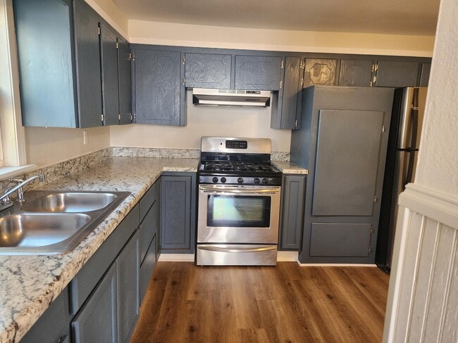215 SE 38th St