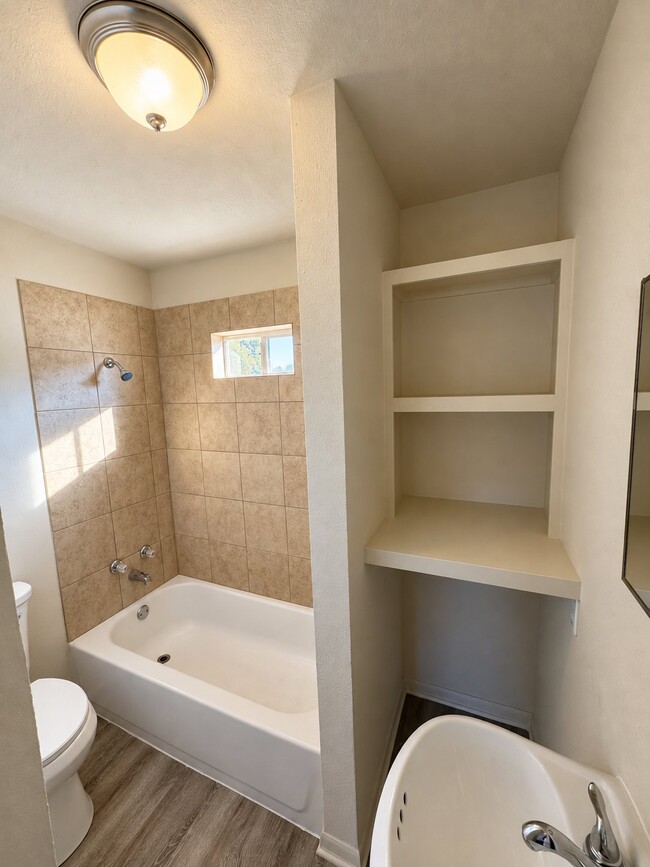 300 Delmar Ct Unit 16