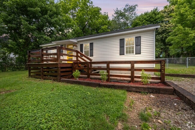 Building Photo - 255 Dixie Dr Rental