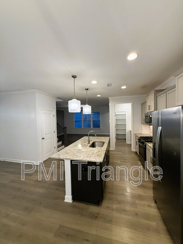 Photo - 156 Etteinne Garden Ln