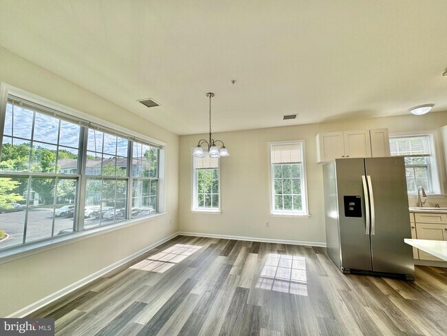 Photo - 921 Timberlake Dr