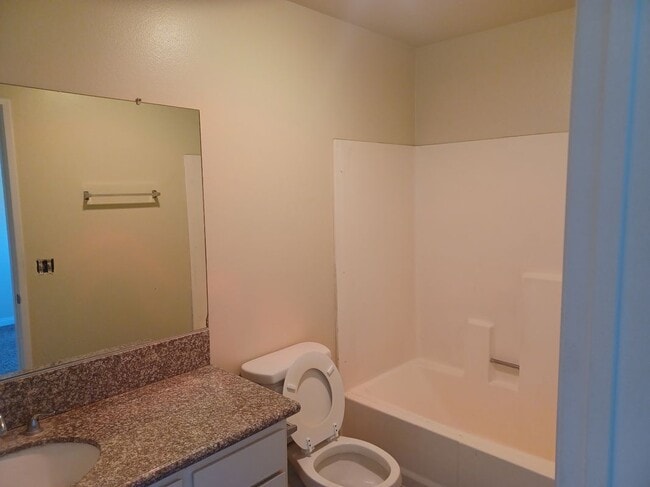 Photo - 1920 Peyton Ave Unit 203