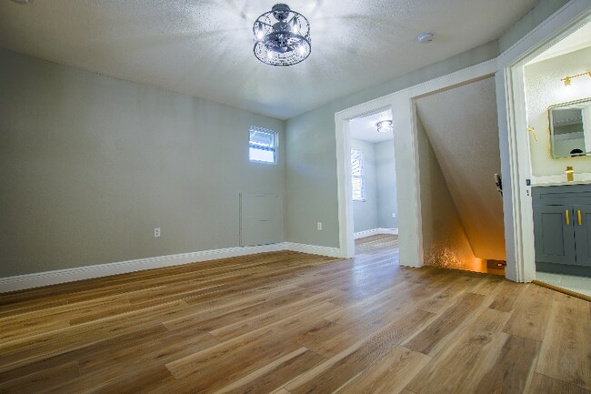 Photo - 2900 1st Ave S Unidad B