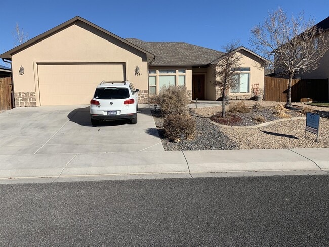 Photo - 464 1/2 Chatfield Ln