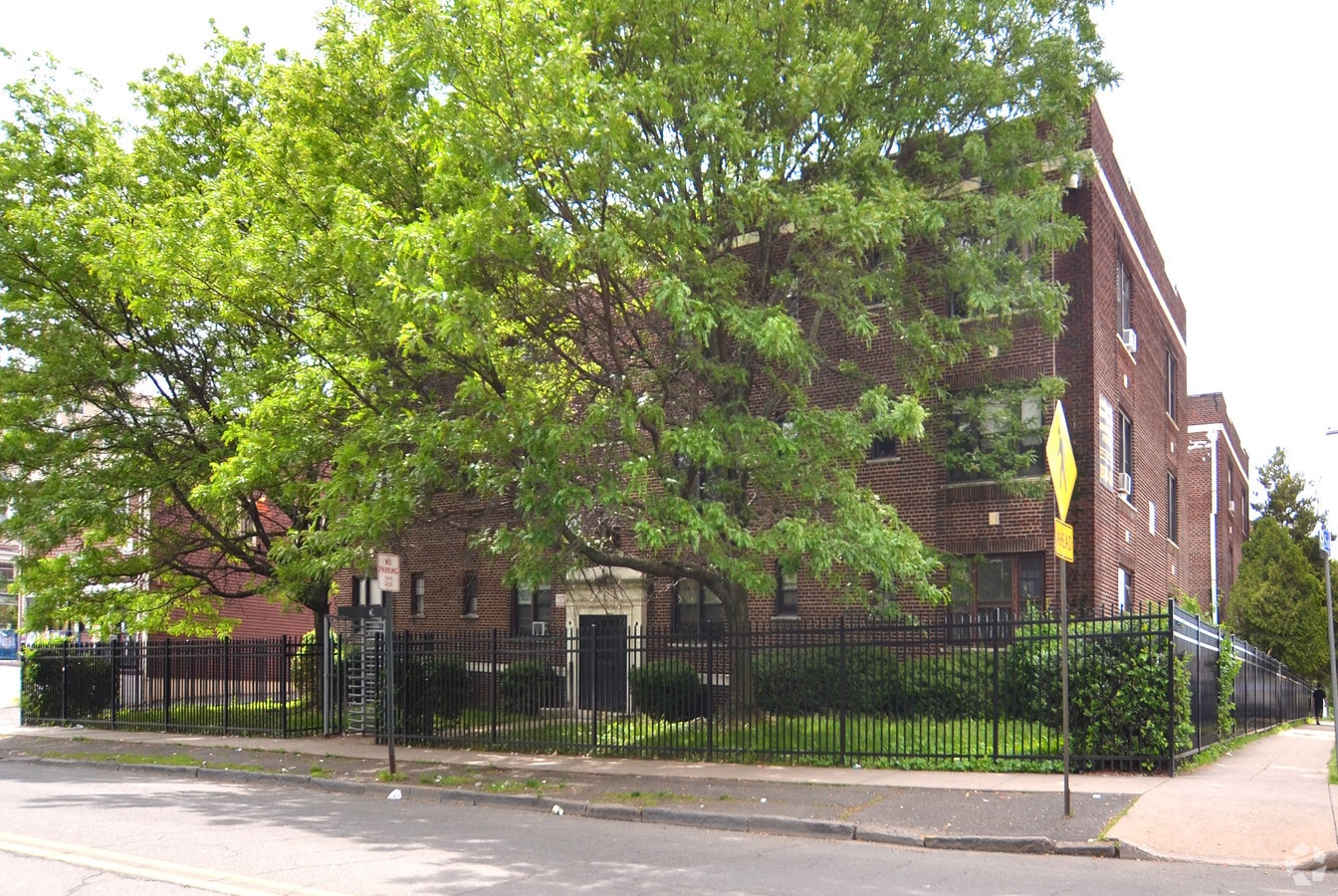 Photo - Fleetwood Apts LLC