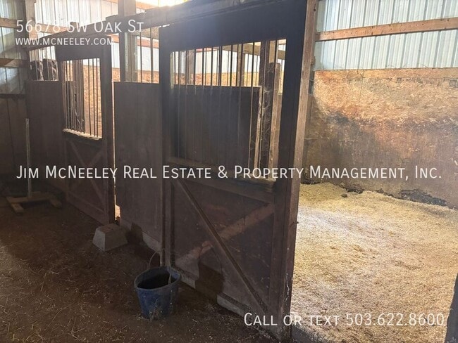 Photo - 56678 SW Oak St