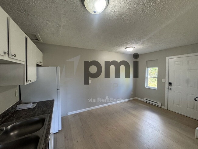 Photo - 2785 Wedge St