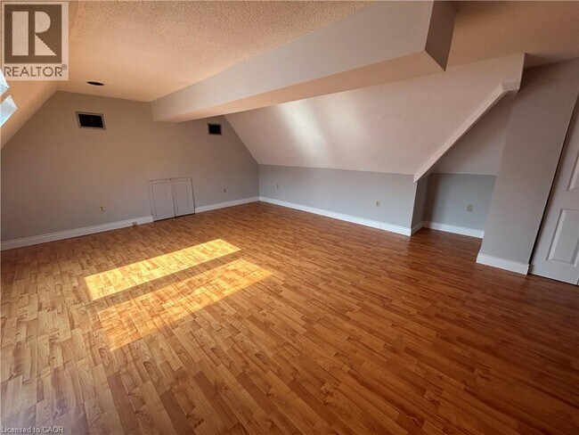 Photo - 303 James St S Unité 303