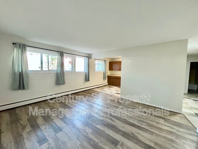 Photo - 11832 105 St Unit 101