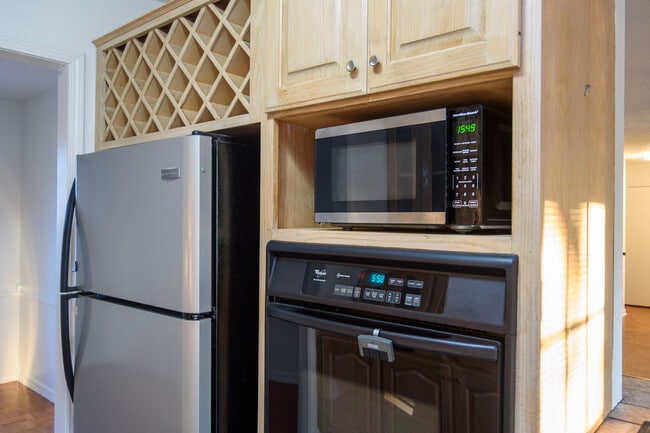 Photo - 108 Mayfair Cove