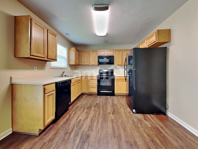 32 Ascot Glen Dr
