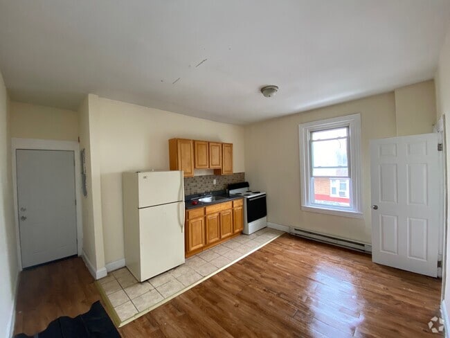 Building Photo - 5900 Pine St Unit 2 Rental
