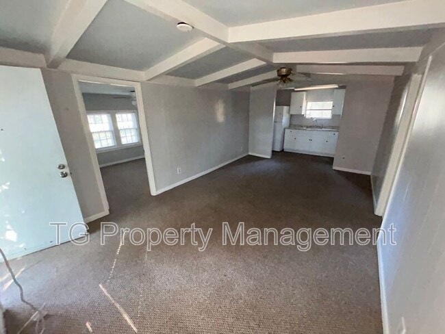 Photo - 5691 Akra Ave