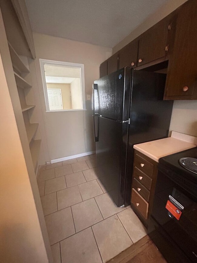 3009 Fairview Dr