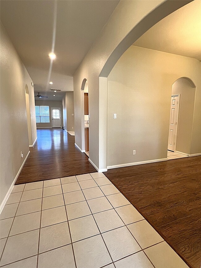 Photo - 7031 Windy Run Ct