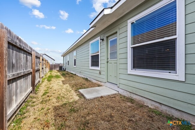 Building Photo - 636 Heathers Wy