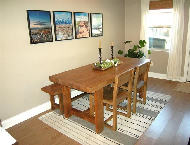 Photo - 125 N River Dr