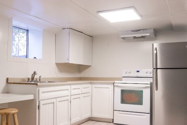 Photo - 288 N 400 W St Unit Downstairs