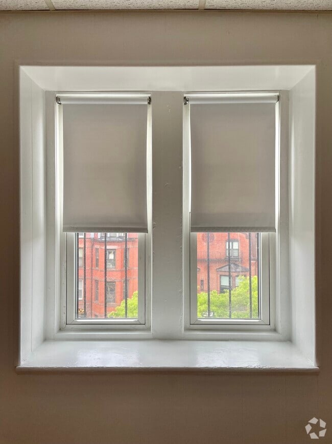 Building Photo - 264 Newbury St Rental