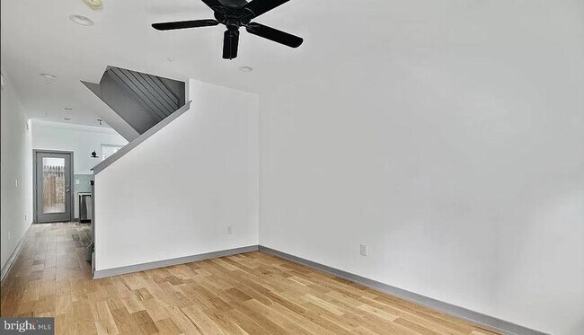 Photo - 2646 Janney St