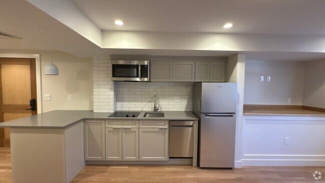 Building Photo - 56 JFK St Rental