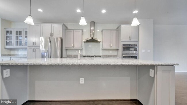 Photo - 513 Riversail Ln