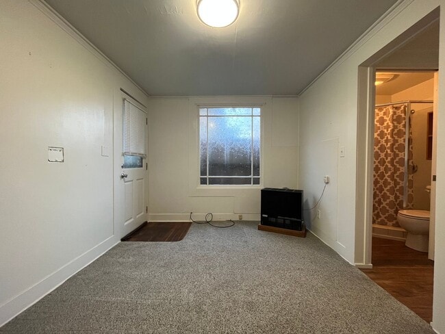 Photo - 1711 G St Unit 1711 1/2 G ST